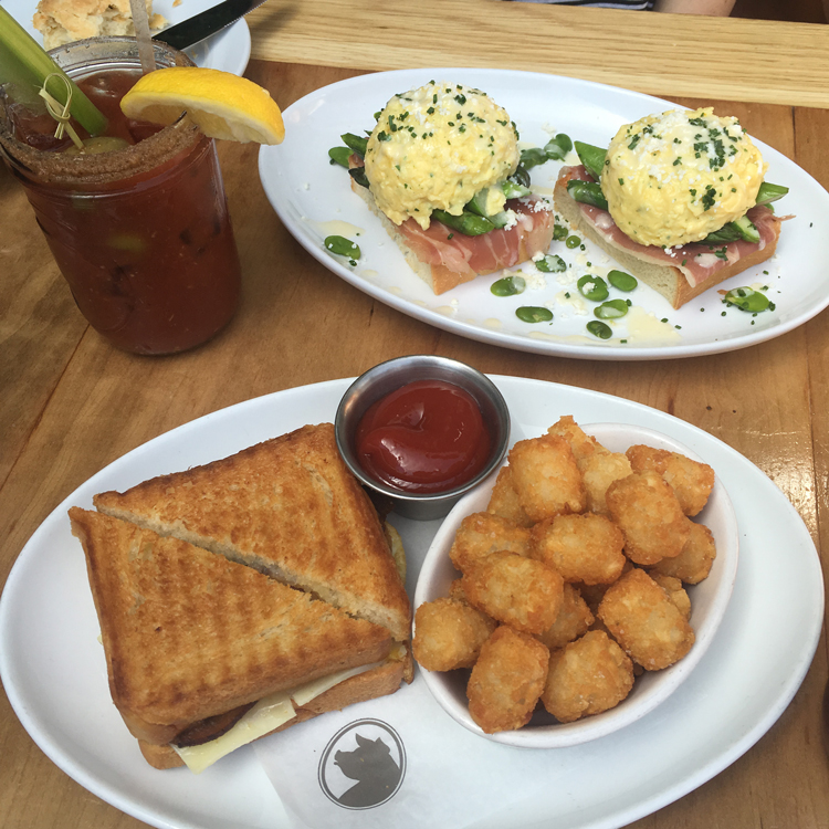 where to eat brunch in san francisco - tipsy pig