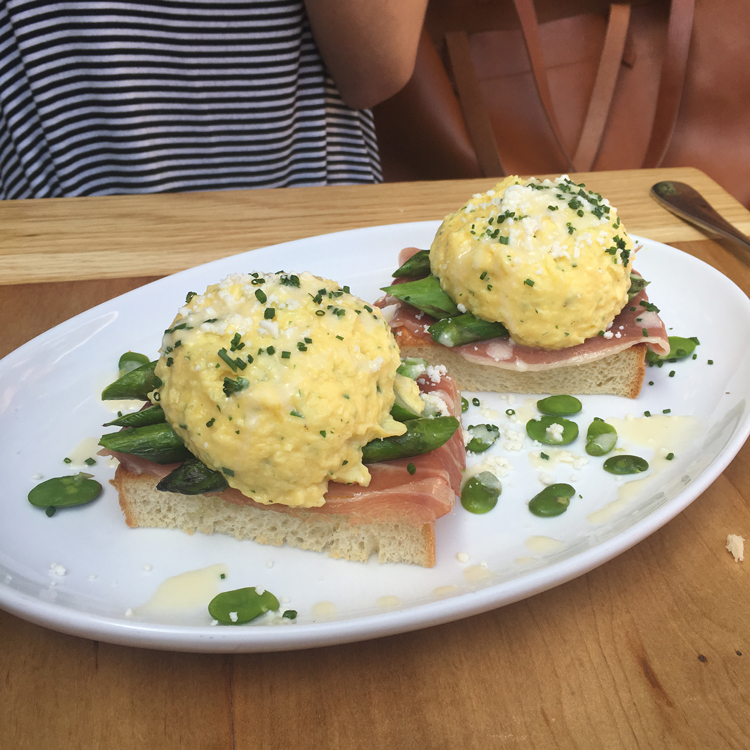 where to eat brunch in san francisco - tipsy pig