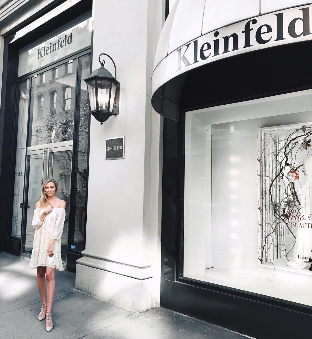 6 Summer Dresses Perfect for Next Vacation - Carly Cristman